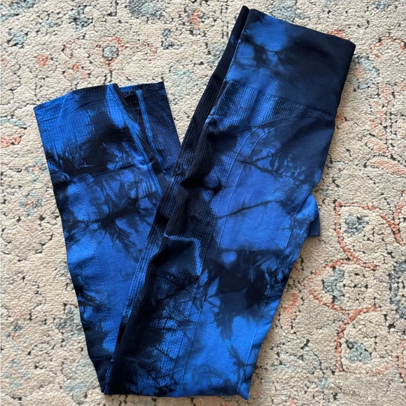 Lululemon leggings - Picture 2 of 5